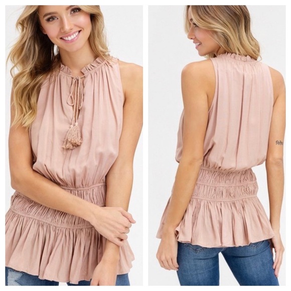 Shirred halter neck sleeveless top - Picture 3 of 3